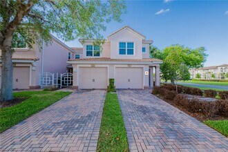 8301 Foster Dr in Four Corners, FL - Building Photo - Building Photo