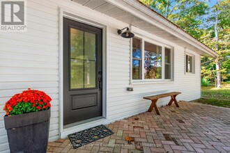 1694 Tiny Beaches Rd S in Tiny, ON - Building Photo - Building Photo