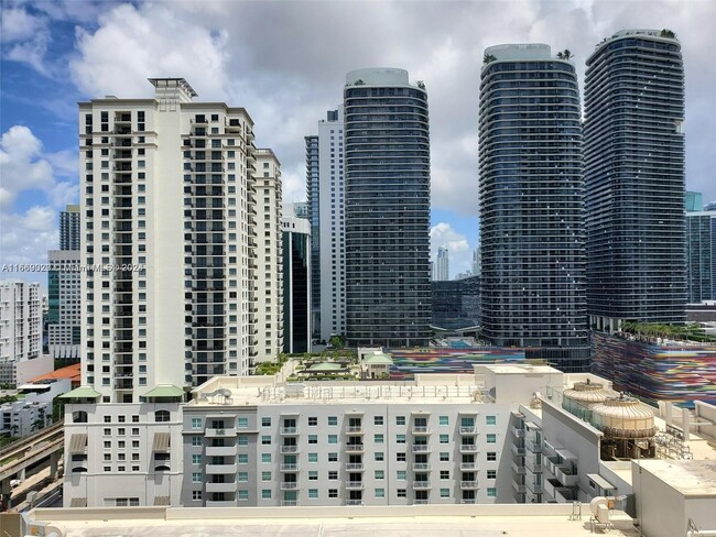 1111 SW 1st Ave, Unit 2514 in Miami, FL - Building Photo - Building Photo