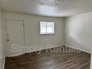 2002 Washington St in Commerce, TX - Building Photo - Building Photo