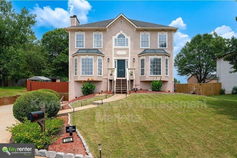 2349 June Springs Dr SW in Marietta, GA - Building Photo