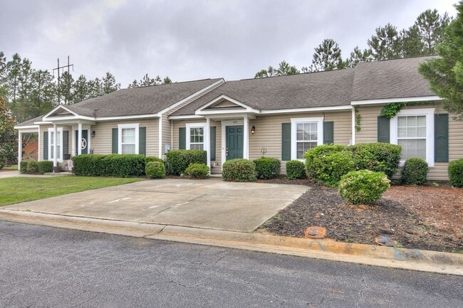 425 Long Needle Cir in Evans, GA - Building Photo - Building Photo
