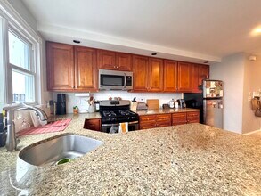 277 Webster St, Unit 3 in Boston, MA - Foto de edificio - Building Photo