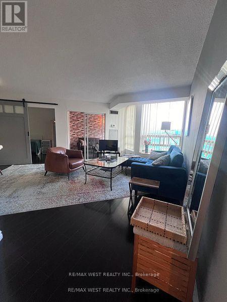 property at 50-450 Kingsbridge Garden Cir