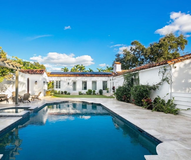 property at 113 NE 101st St