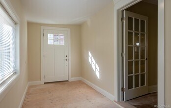 46 Continental Pl in Glen Cove, NY - Building Photo - Building Photo