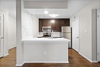 690 NJ-23 in Wayne, NJ - Building Photo - Building Photo