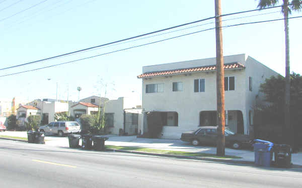 954-976 N Van Ness Ave in Los Angeles, CA - Building Photo