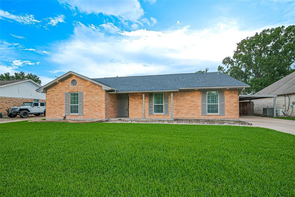 1708 Ruella Ln in Pasadena, TX - Building Photo