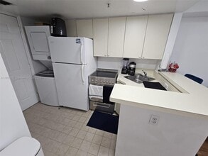 450 SW 3rd St in Miami, FL - Building Photo - Building Photo