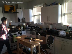 36 Cherry St, Unit 1B in Somerville, MA - Building Photo - Building Photo