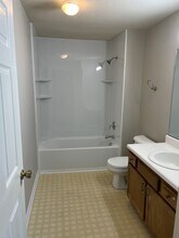 7117 W Friendly Ave in Greensboro, NC - Building Photo - Building Photo