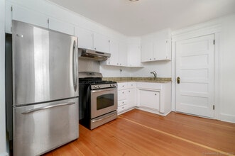 231 Flax Hill Rd in Norwalk, CT - Building Photo - Building Photo