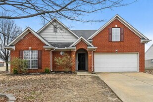 2523 Russum Dr in Southaven, MS - Building Photo