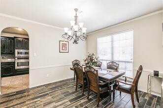 210 Warbler Dr in Desoto, TX - Building Photo - Building Photo
