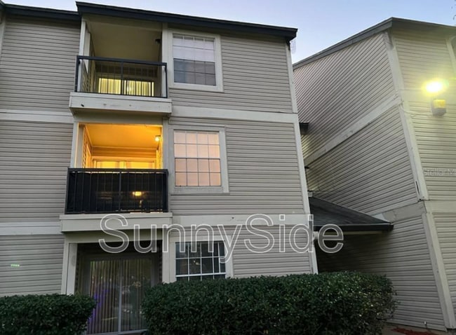 1916 Lake Atriums Cir