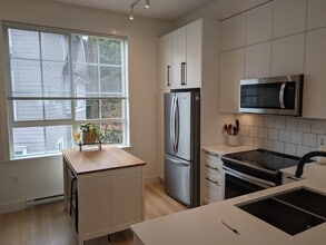 19696 Hammond Rd in Pitt Meadows, BC - Building Photo - Building Photo