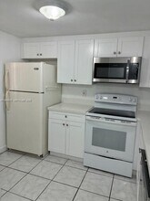 19805 SW 114th Ave in Miami, FL - Building Photo - Building Photo