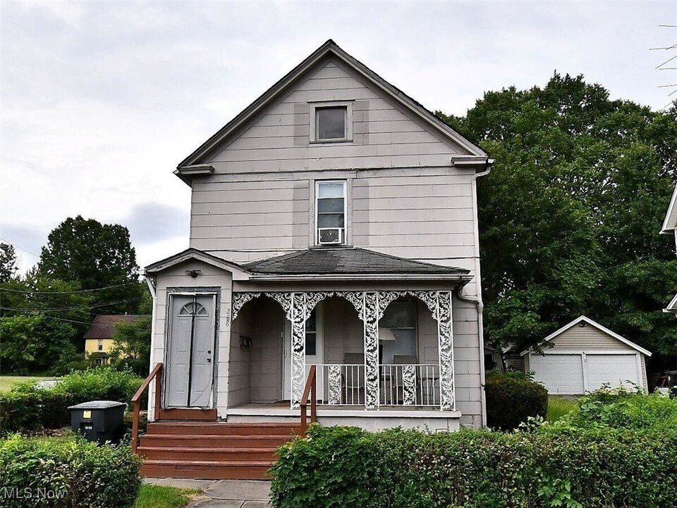 288 Dickey Ave NW in Warren, OH - Building Photo