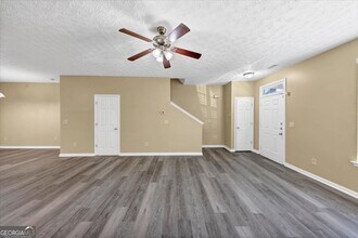 4376 Stone Gate Way in East Point, GA - Building Photo - Building Photo