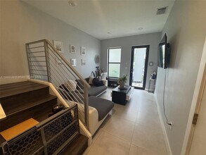 11706 SW 106th Terrace in Miami, FL - Building Photo - Building Photo