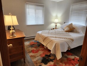 1949 Miami St, Unit upper in Toledo, OH - Building Photo - Building Photo