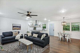 1650 Joseph E. Boone Blvd NW in Atlanta, GA - Building Photo - Building Photo