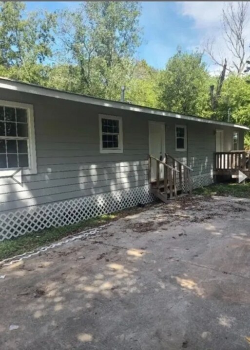13703 Segrest Dr in Houston, TX - Building Photo