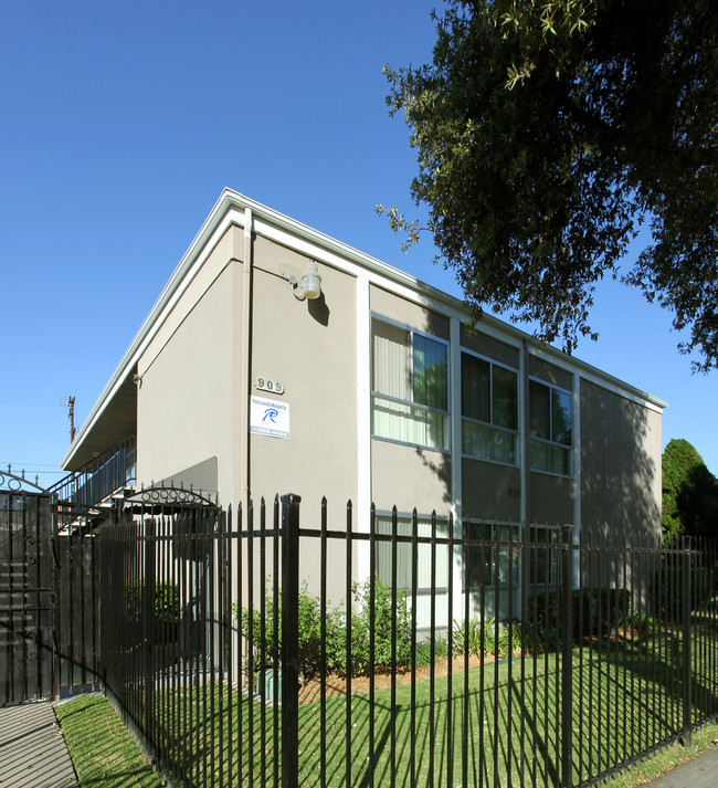 909 S Citron St in Anaheim, CA - Building Photo - Building Photo