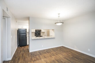 Pebble Creek Apartments in Antioch, TN - Foto de edificio - Building Photo