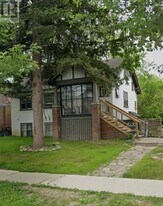 233 Ellerslie Ave in Toronto, ON - Building Photo