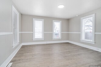 818 Bowen St in Oshkosh, WI - Building Photo - Building Photo