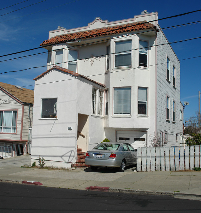 200 Hillcrest Dr in Daly City, CA - Building Photo - Building Photo