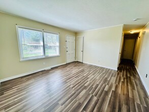 710 Latimer Ave in La Grange, KY - Building Photo - Building Photo