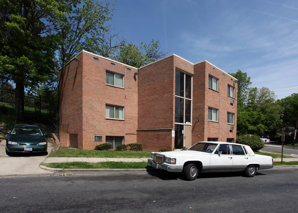 Corcoran House Apartments in Washington, DC - Building Photo