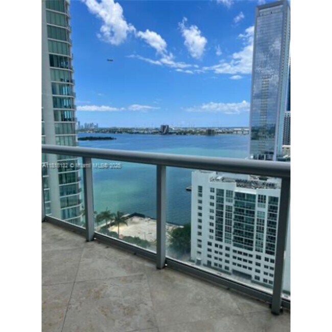 480 NE 30th St in Miami, FL - Building Photo - Building Photo