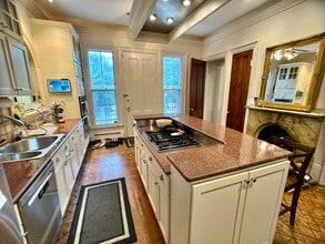 61 Pond St, Unit 1 in Boston, MA - Building Photo - Building Photo