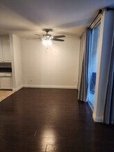 5339 Newcastle Ave, Unit 111 in Los Angeles, CA - Building Photo - Building Photo