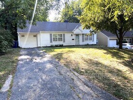 7521 Eaton St in Prairie Village, KS - Building Photo
