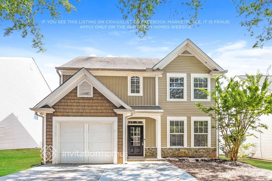 484 Cool Weather Dr in Lawrenceville, GA - Building Photo