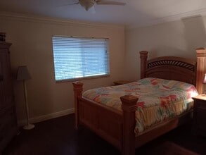 4983 Pinemore Ln in Lake Worth, FL - Building Photo - Building Photo