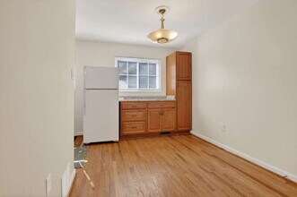 2207 Sweetbriar Dr in Alexandria, VA - Building Photo - Building Photo