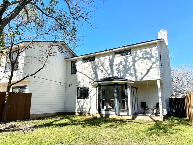 2623 Gwendolyn Ln in Austin, TX - Building Photo - Building Photo