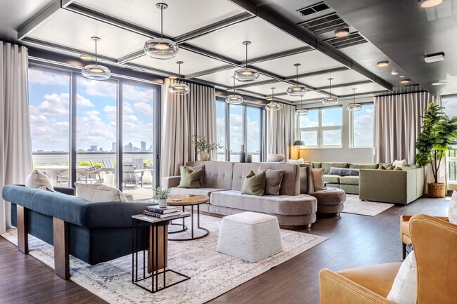 Fifth x Northwest in Columbus, OH - Foto de edificio - Building Photo