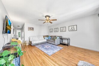 12 Pavonia Ct in Bayonne, NJ - Building Photo - Building Photo