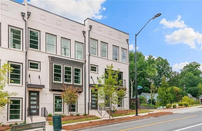 545 Whitlox Rd NW in Atlanta, GA - Building Photo - Building Photo