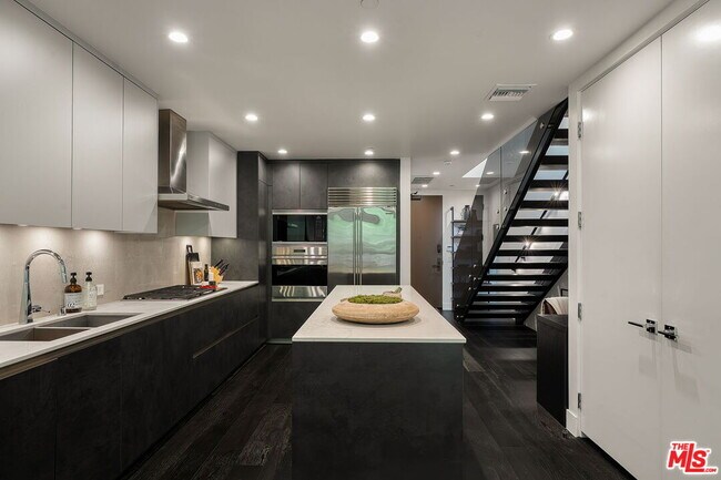 property at 724 Croft Ave