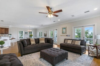 8008 Belle Fontaine Dr in Ocean Springs, MS - Building Photo - Building Photo