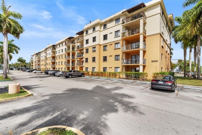 9340 Fontainebleau Blvd