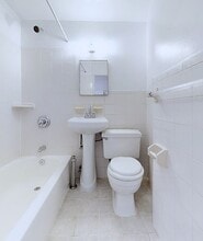 Central Park West, Unit 5B in New York, NY - Foto de edificio - Building Photo